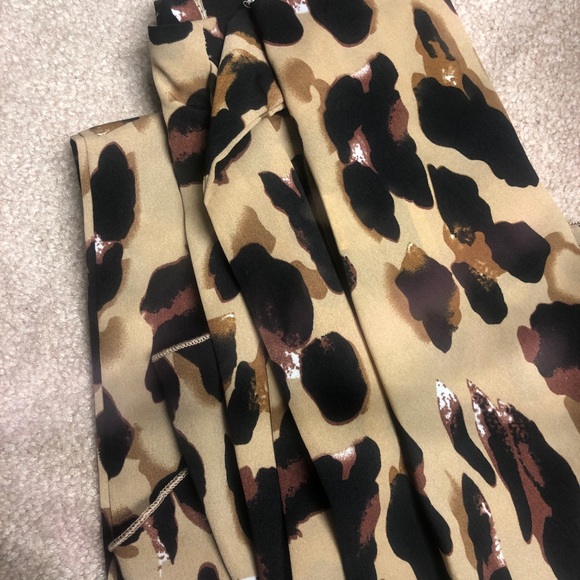 🌸 New Style 🌸 PLUS leopard print wrap skirt - Picture 10 of 11